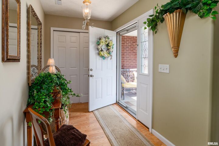 Property Photo:  3212 Cherokee Drive  IL 62959 