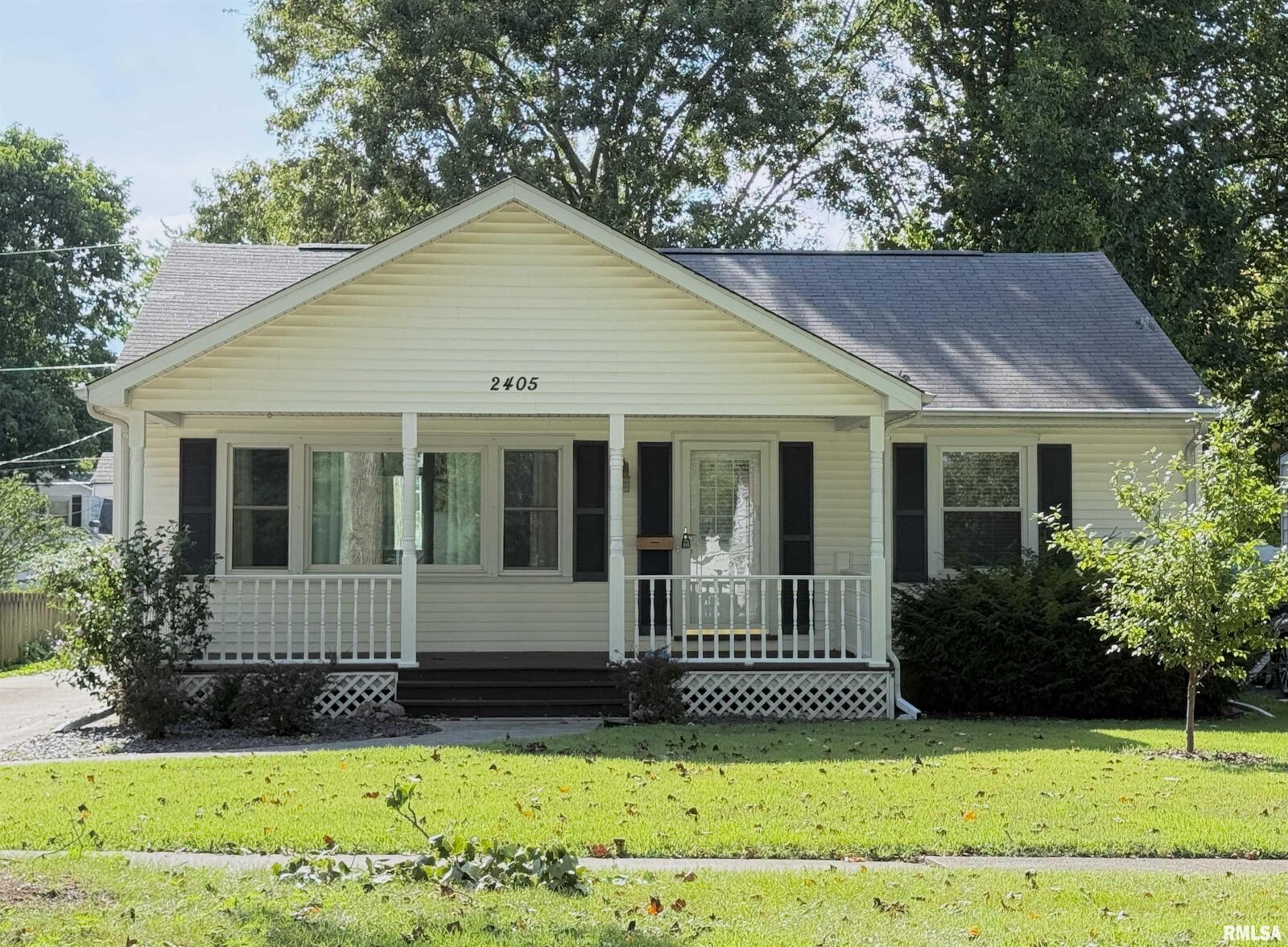 Property Photo: 2405 S College Street IL 62704