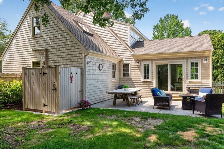 Property Photo:  10 Bray Farm Rd S  MA 02675 