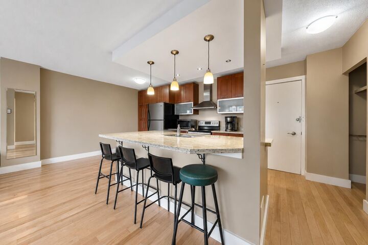 Property Photo: 1027 Cameron Avenue SW 408 AB T2T 0K3