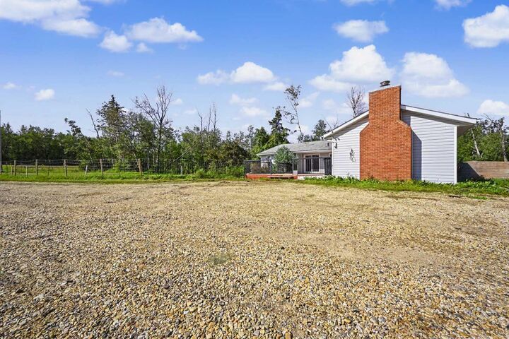 Property Photo:  22118 Hwy 669  AB T0H 3N0 