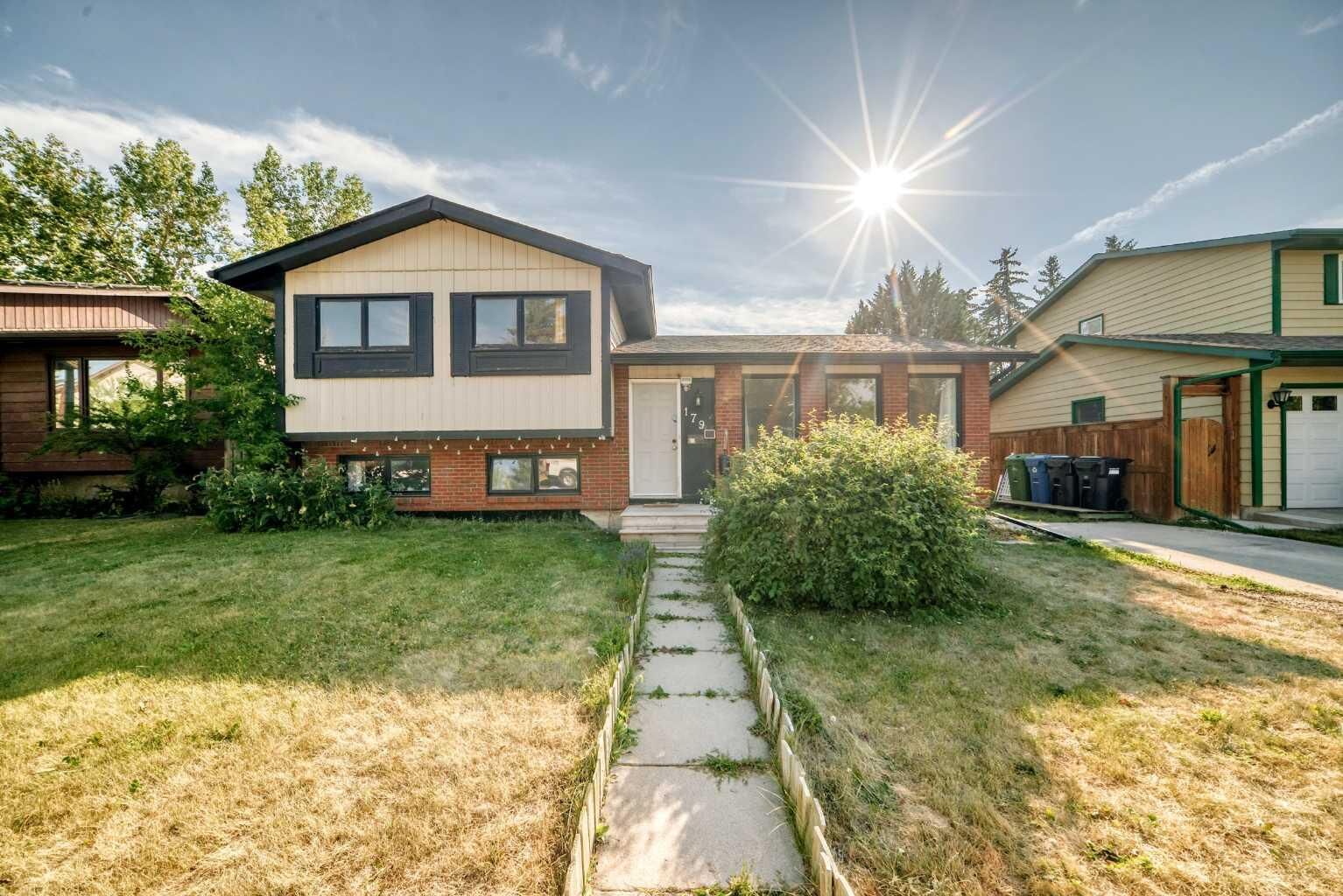 Property Photo: 179 Deer Ridge Way SE AB T2J 5Y8