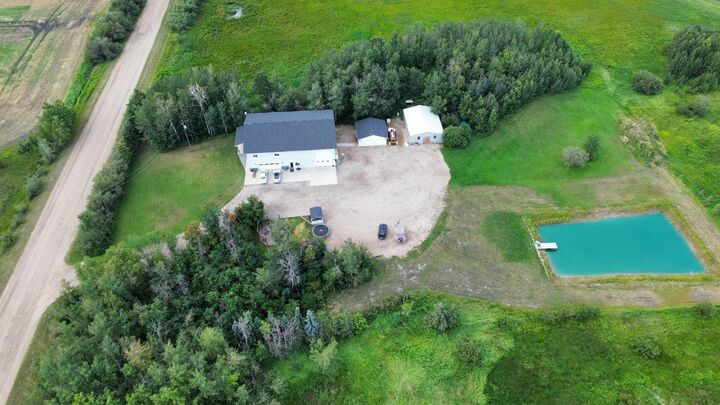 Property Photo:  35415 Range Road 275  AB T4G 0E5 