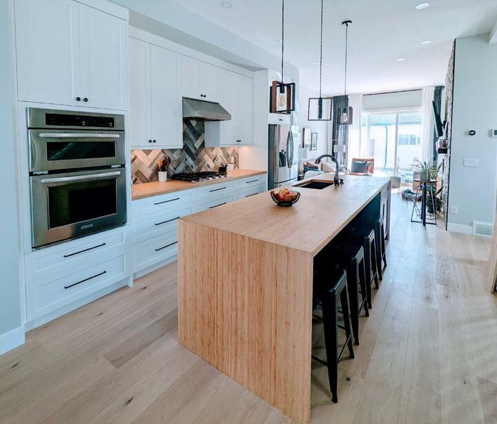 Property Photo: 635 20 Avenue NE AB T2E 1R6