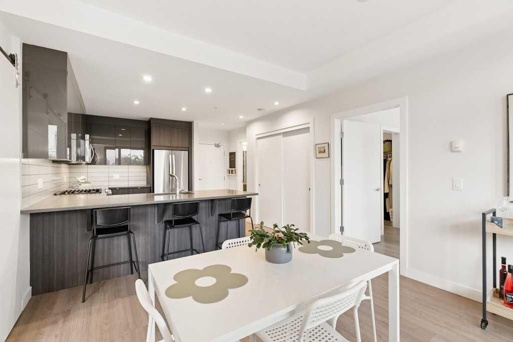 Property Photo:  1526 9 Avenue SE 203  AB T2G 0T7 