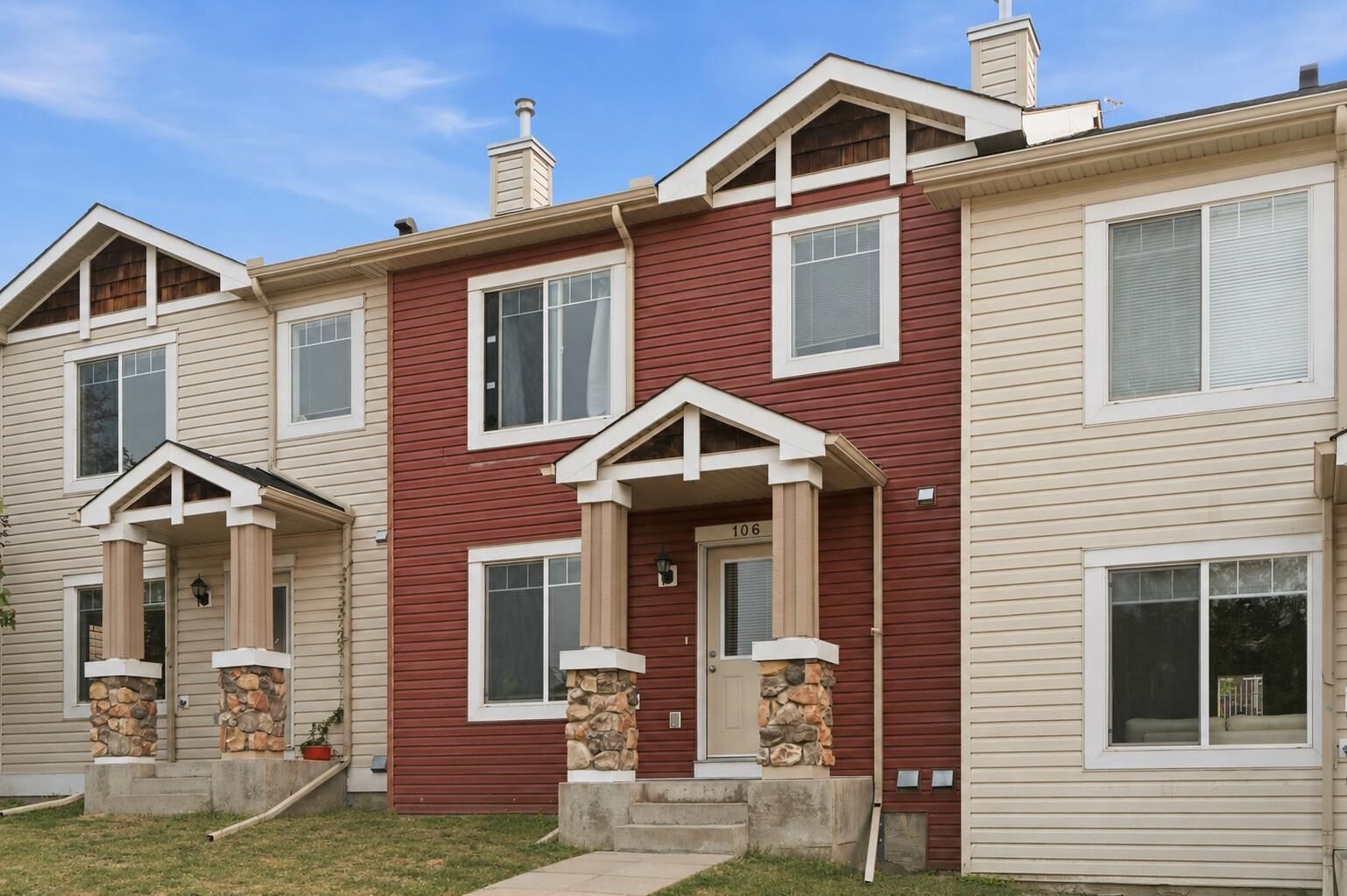 Property Photo: 106 Panamount Drive NW AB T3K 6K3