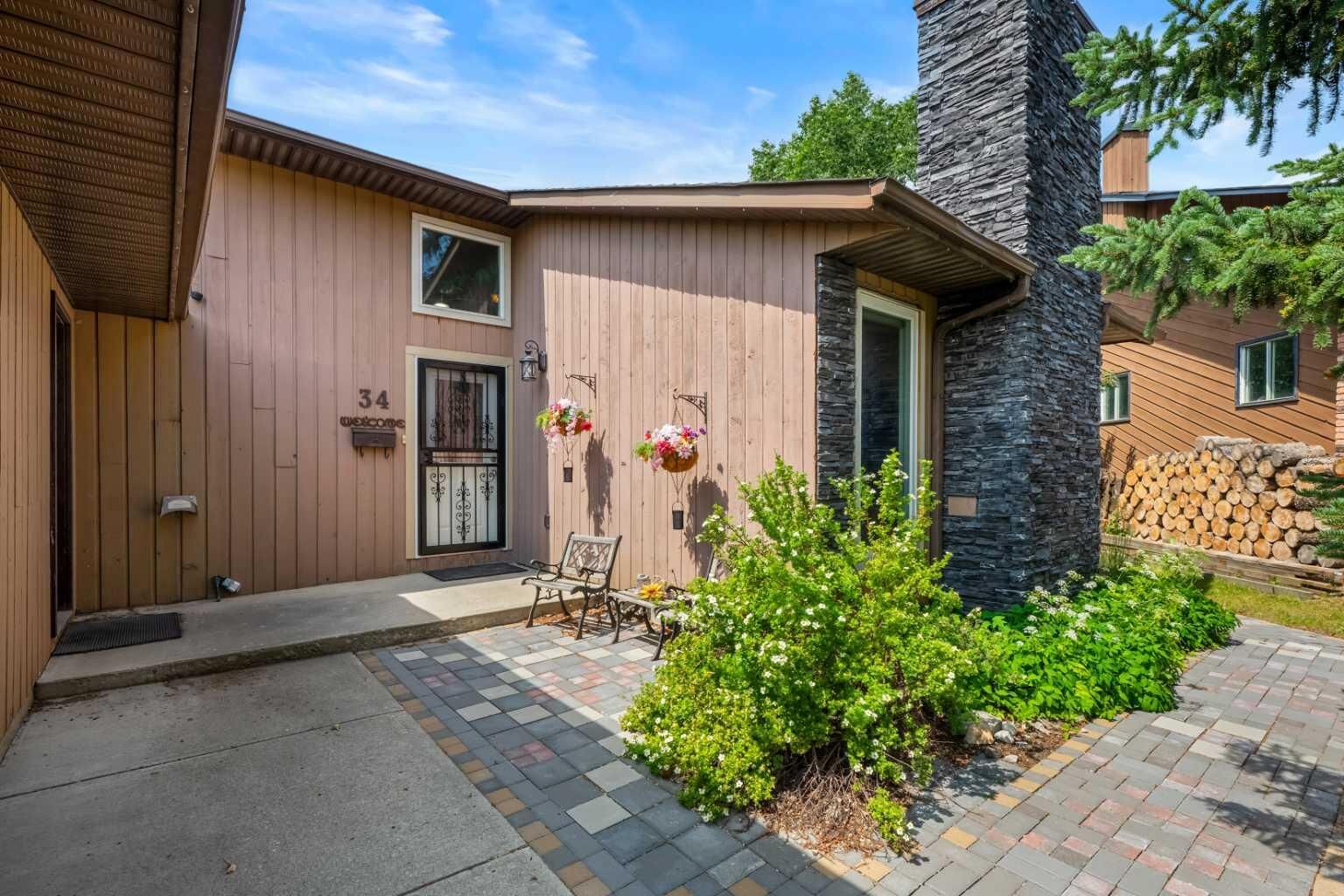 Property Photo: 34 Cascade Place AB T4C 1G6