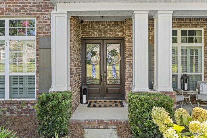 Property Photo: 8975 Salt Grass Dr FL 32526