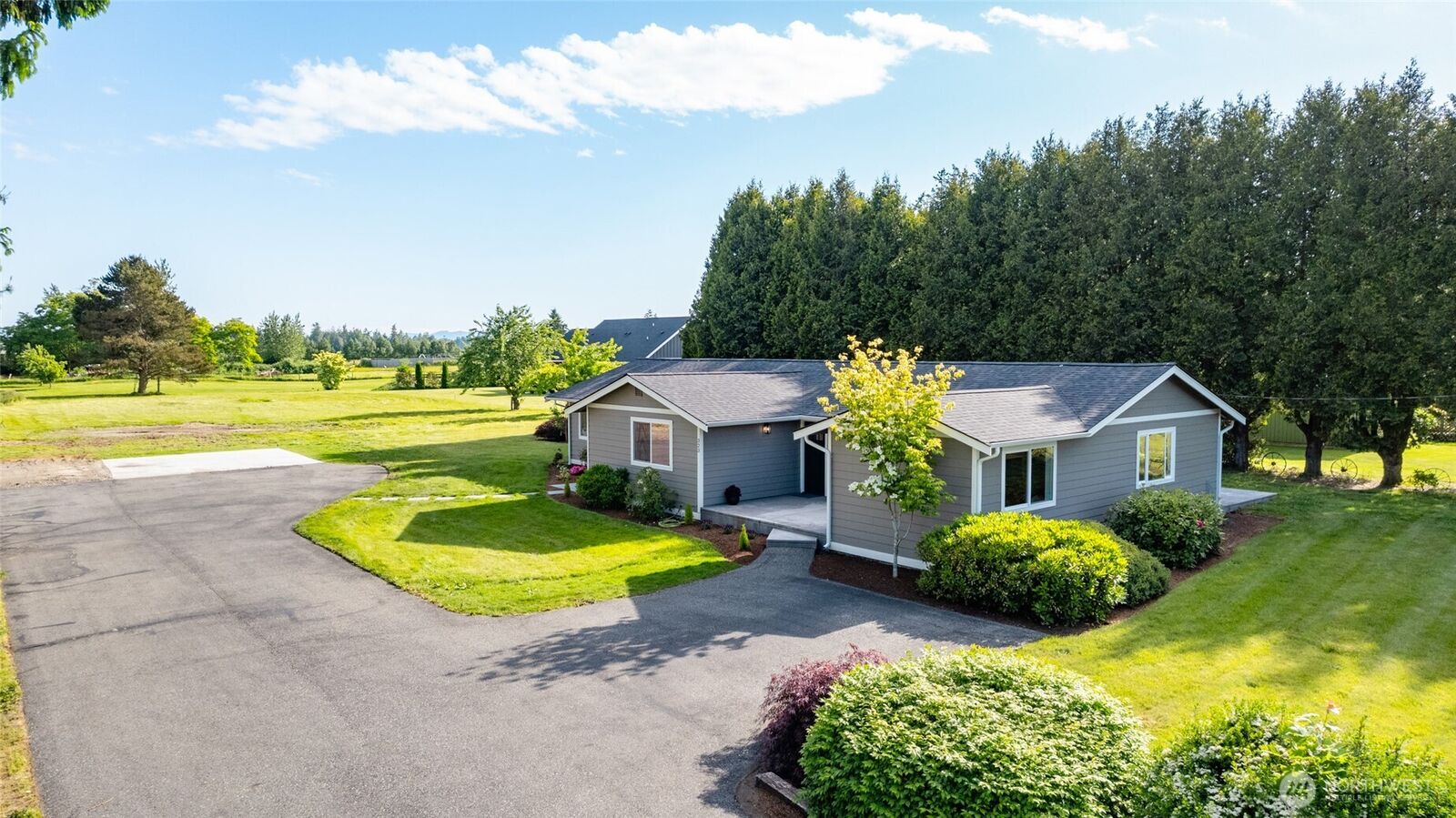 Property Photo: 323 W King Tut Road WA 98226
