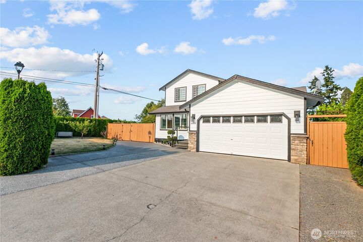Property Photo: 6098 Pacific Heights Drive WA 98248