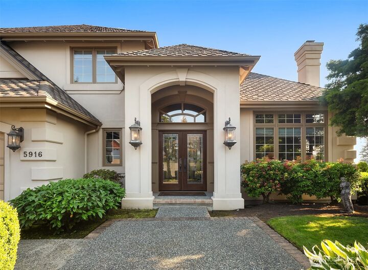 Property Photo:  5916  Saint Andrews Drive  WA 98275 
