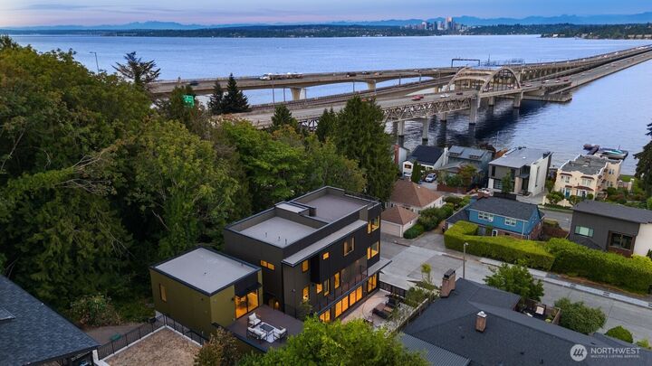Property Photo:  1417  36th Avenue S  WA 98144 