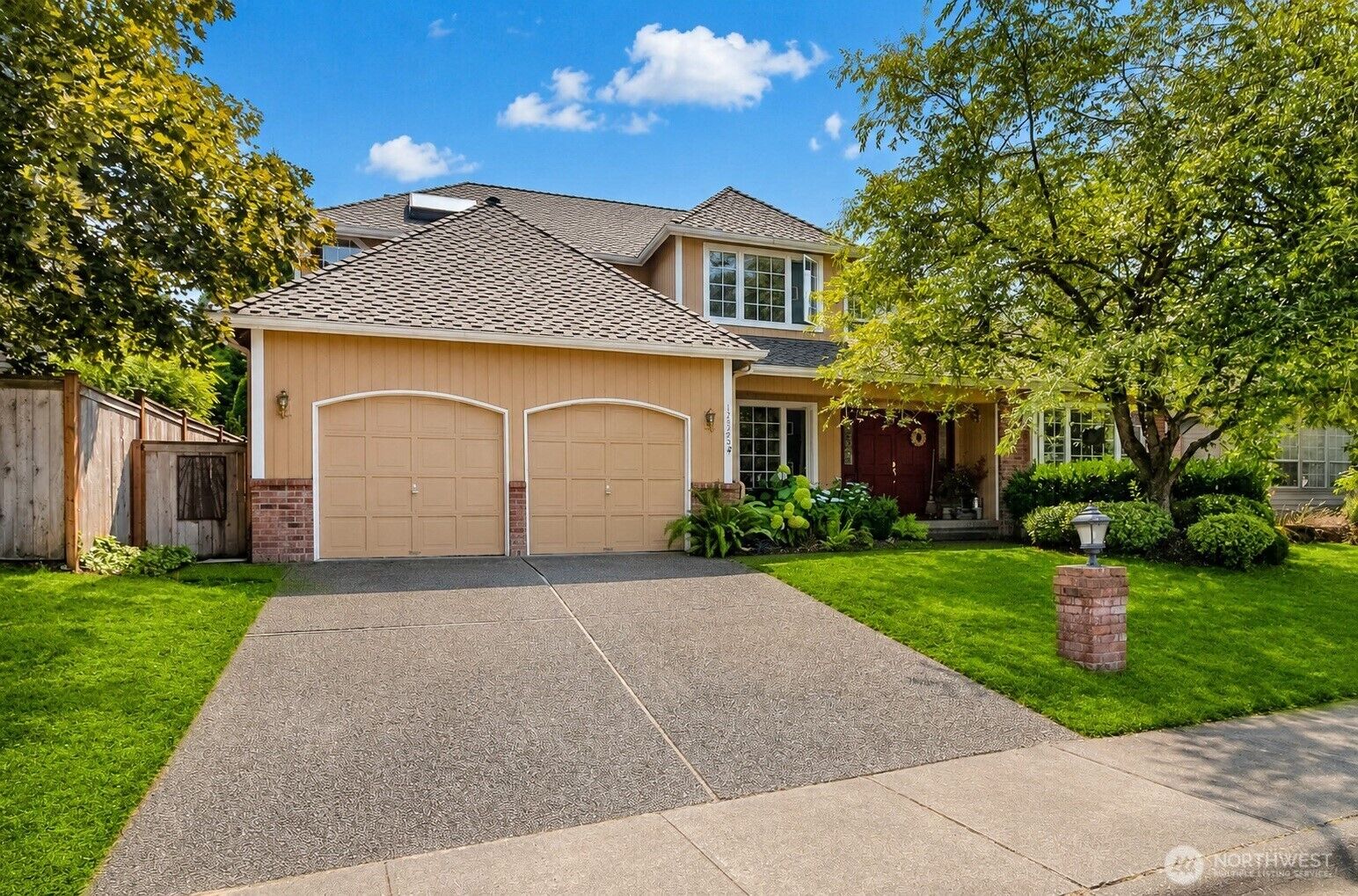 Property Photo:  12523 NE 164th Street  WA 98072 