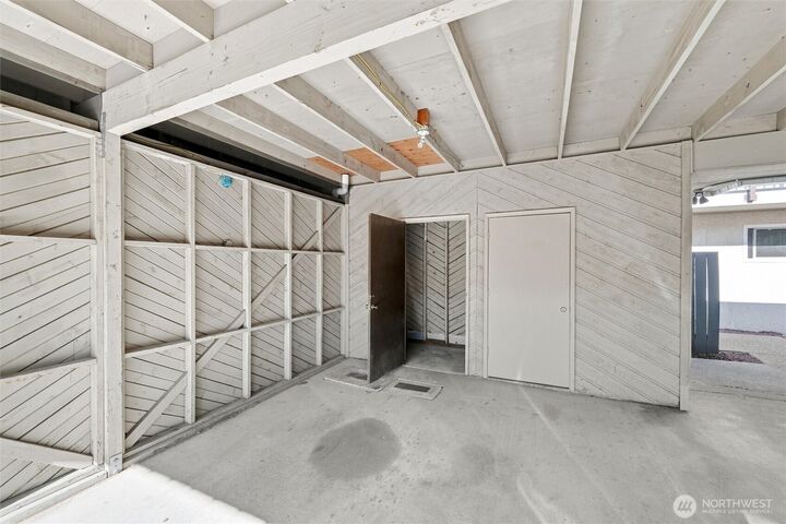 Property Photo:  5807  Hendrickson Avenue 101  WA 98248 