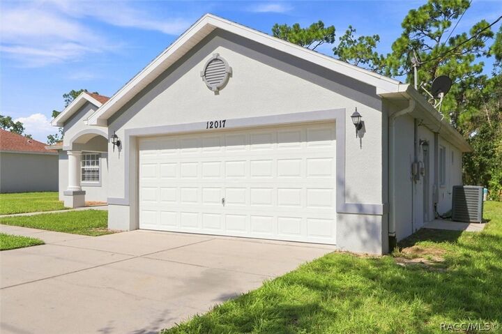 Property Photo: 12017 Lark Sparrow Road FL 34614