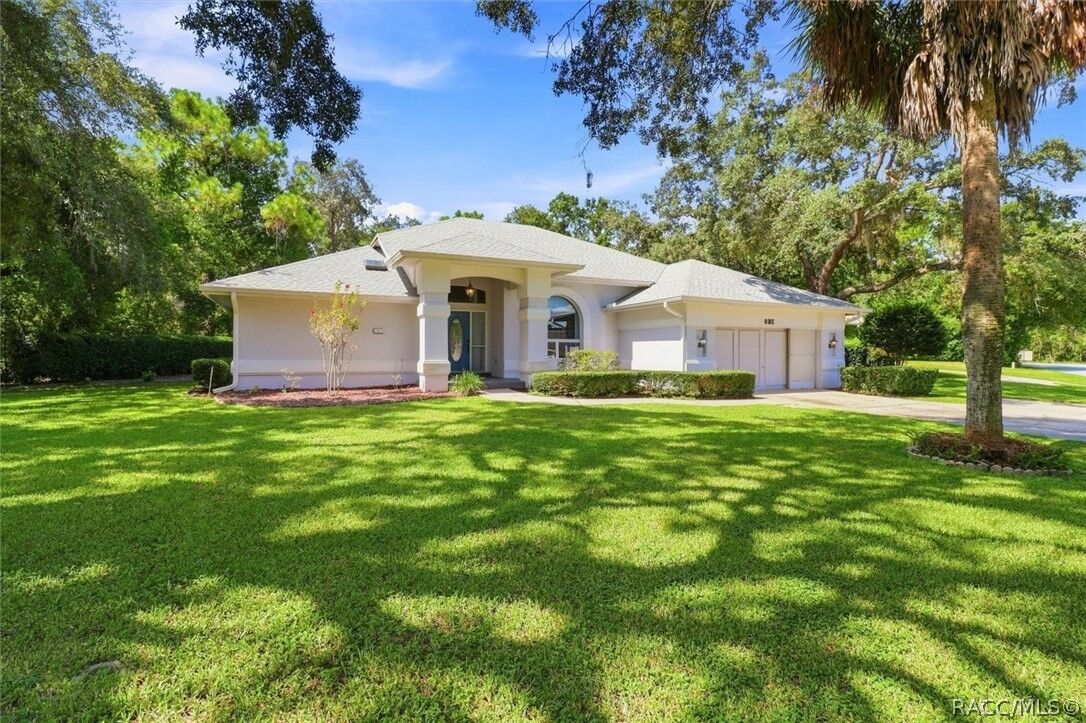 Property Photo: 1 Canela Court FL 34446
