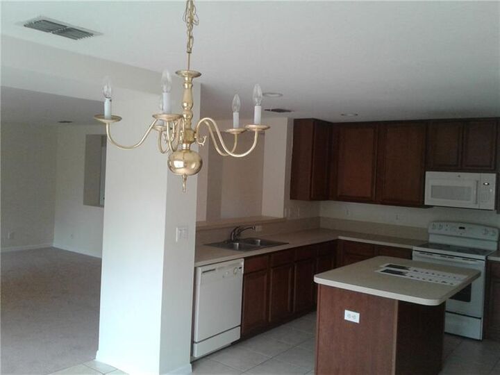 Property Photo: 1752 SW Airoso Boulevard FL 34984