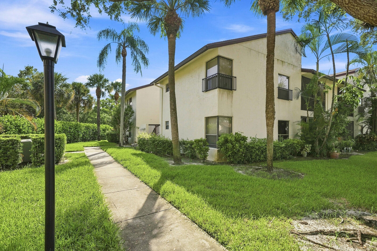 Property Photo: 2581 Carambola Circle N 1868 FL 33066