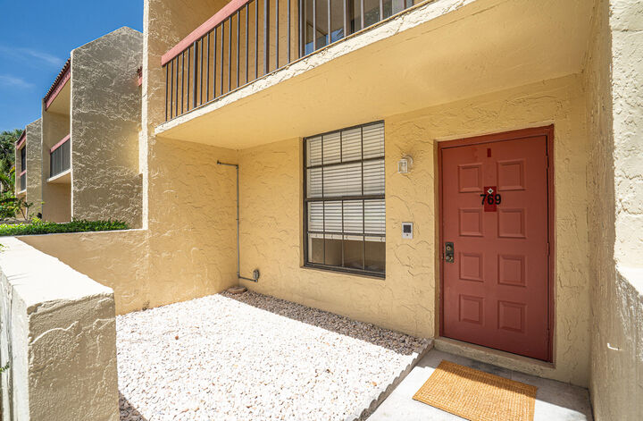 Property Photo: 769 SE 1st Way FL 33441
