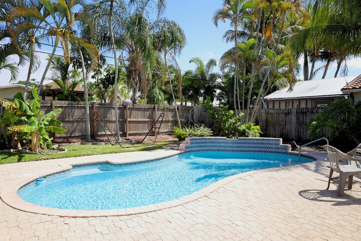 Property Photo:  1259 SW 7th Street  FL 33486 