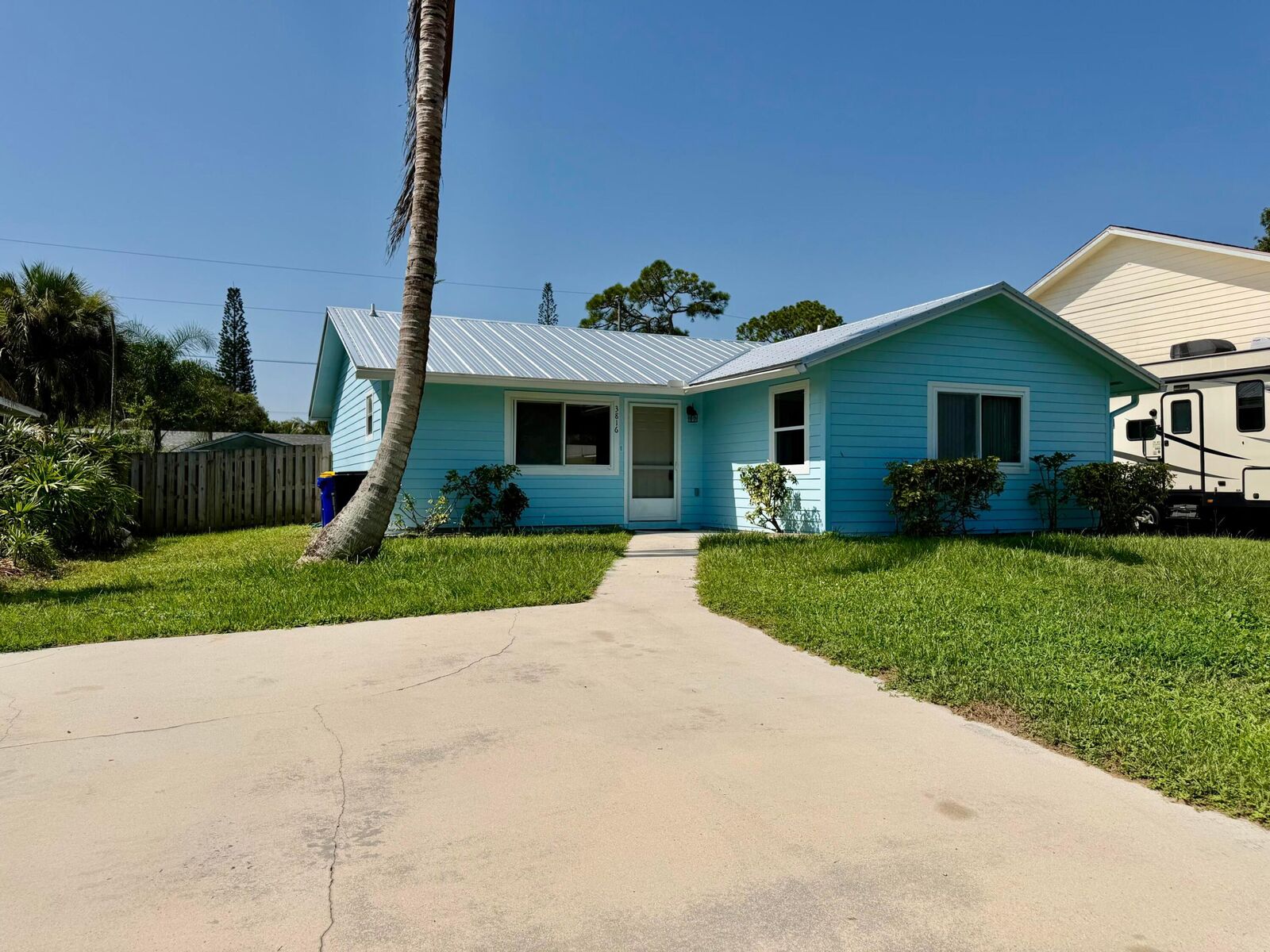 Property Photo:  3816 SE Middle Street  FL 34997 