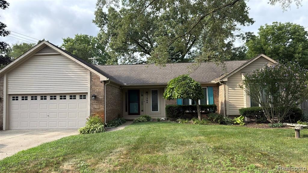 Property Photo:  1580 Carthage  MI 48382 