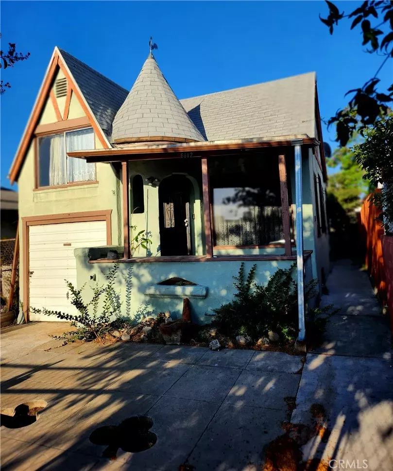 Property Photo: 6812 S Van Ness CA 90047