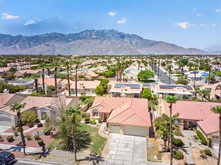 Property Photo:  27745 Avenida Maravilla  CA 92234 