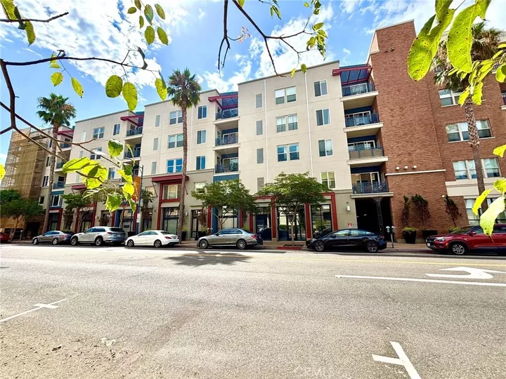 Property Photo: 300 E 4th Street 422 CA 90802