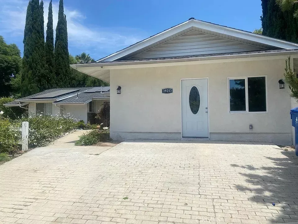 Property Photo:  19253 Nashville  CA 91326 