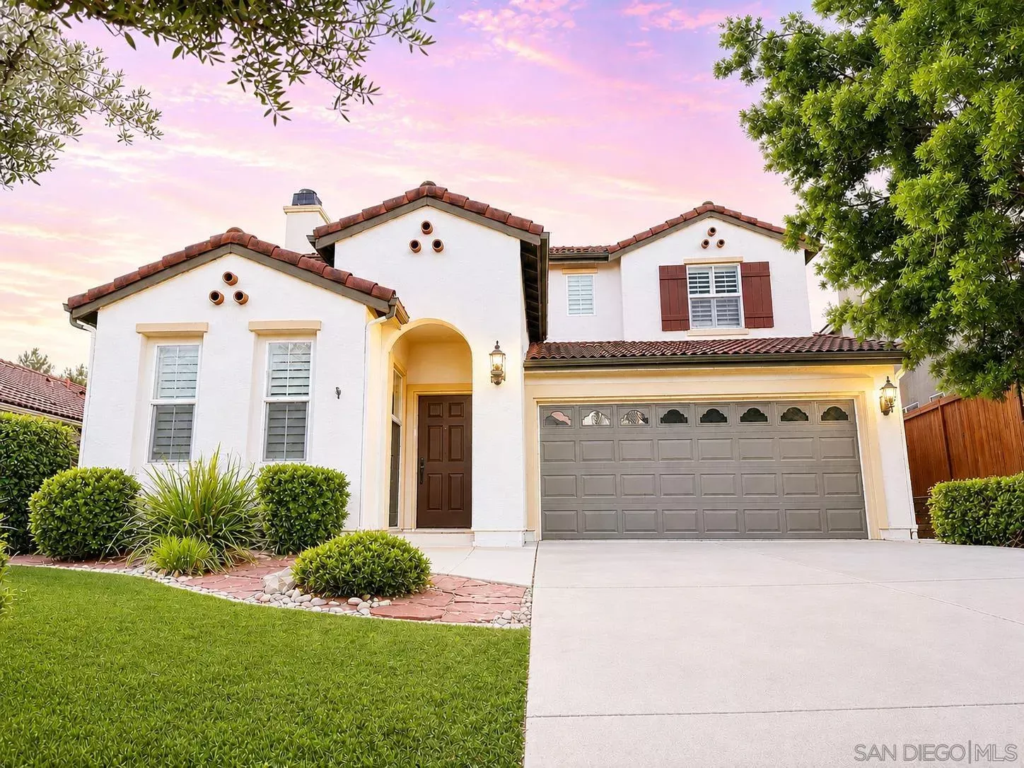 Property Photo: 10287 Spruce Woodlands Way CA 92026