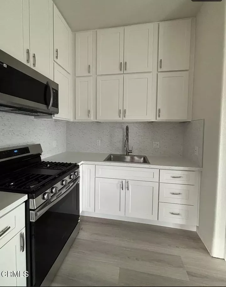 Property Photo: 24098 Via Vista CA 91354