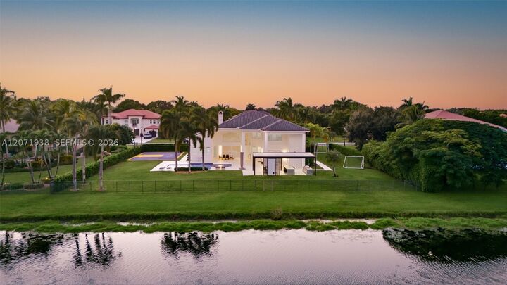 Property Photo:  3526 Juniper Ln  FL 33330 