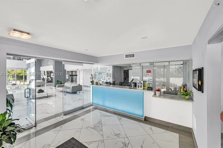 Property Photo: 525 N Ocean Blvd 515 FL 33062