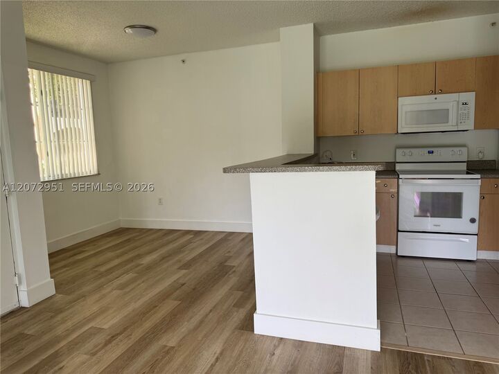 Property Photo: 8010 N Nob Hill Rd 108 FL 33321
