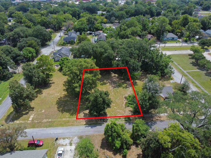 Property Photo: 4263 Sparks TX 77705