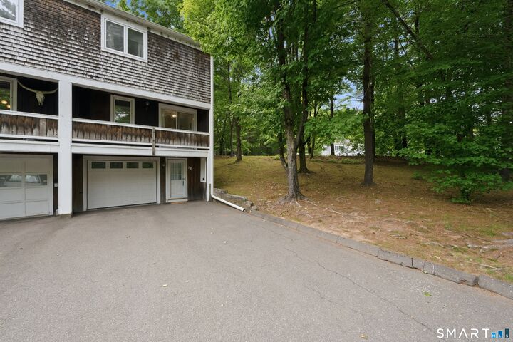 Property Photo:  72 Songbird Lane 72  CT 06032 
