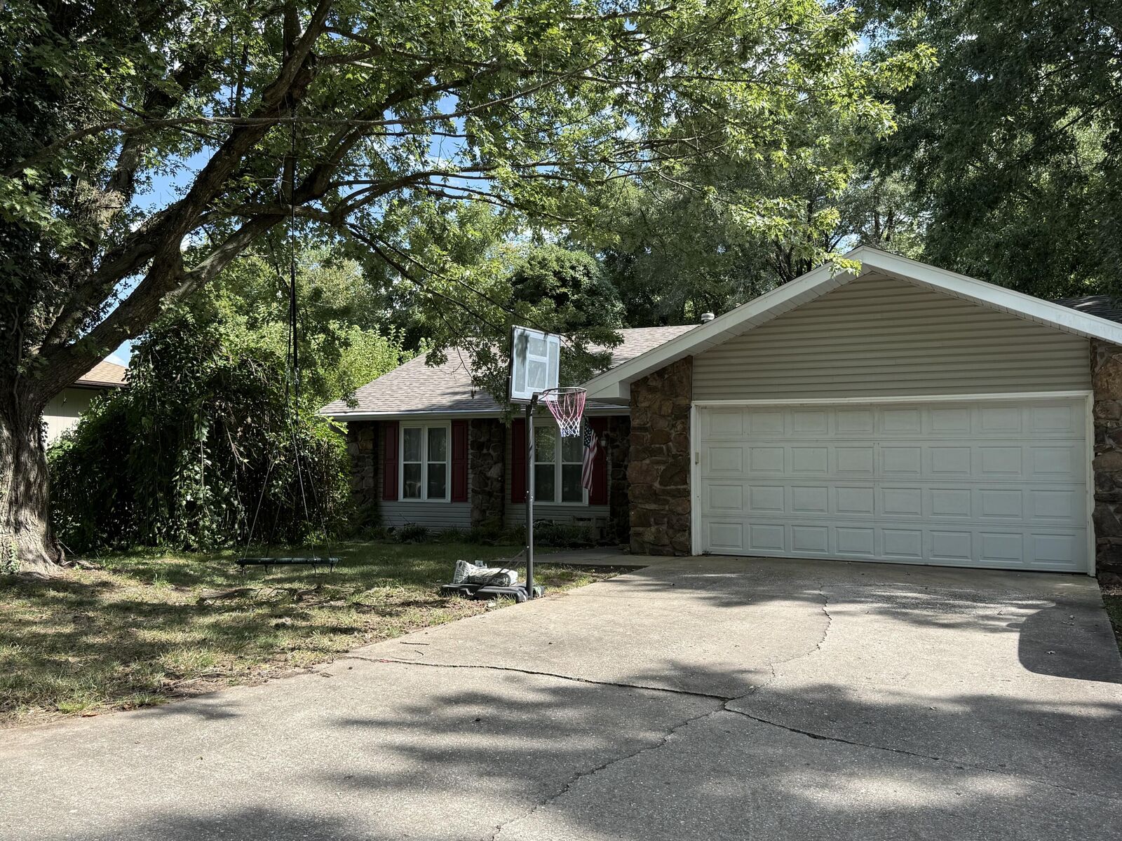 Property Photo:  1014 W Woodland Drive  MO 65738 