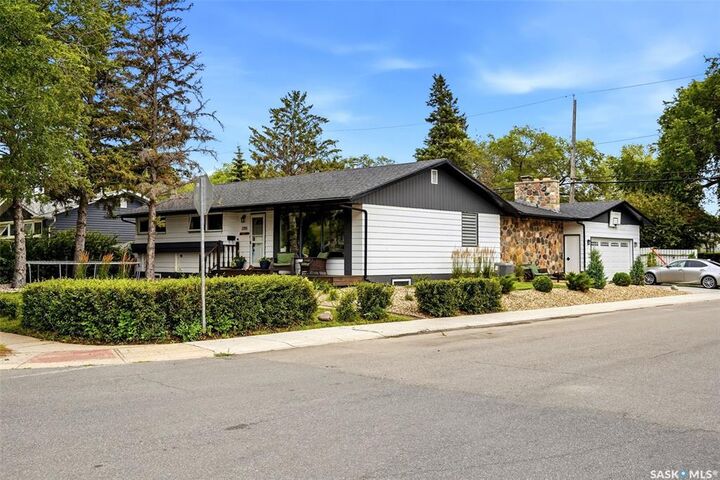 Property Photo: 2705 Grant Road SK S4S 5G1