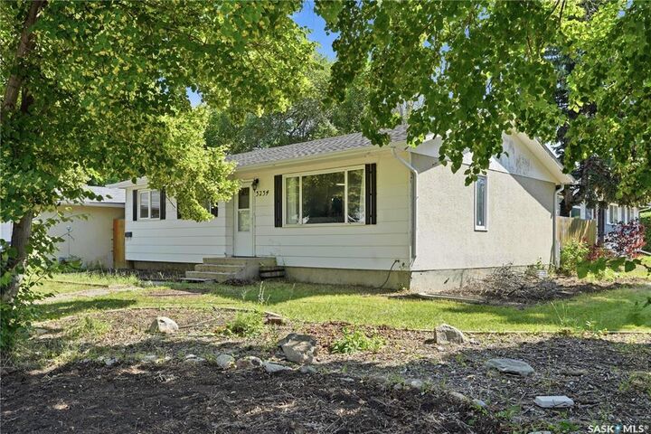 Property Photo: 3234 Maxwell Street SK S7L 4K8