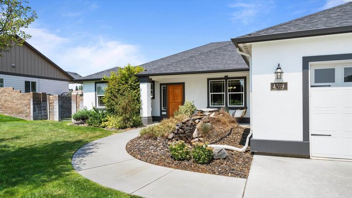 Property Photo: 4519 Indian Ridge Dr WA 99301