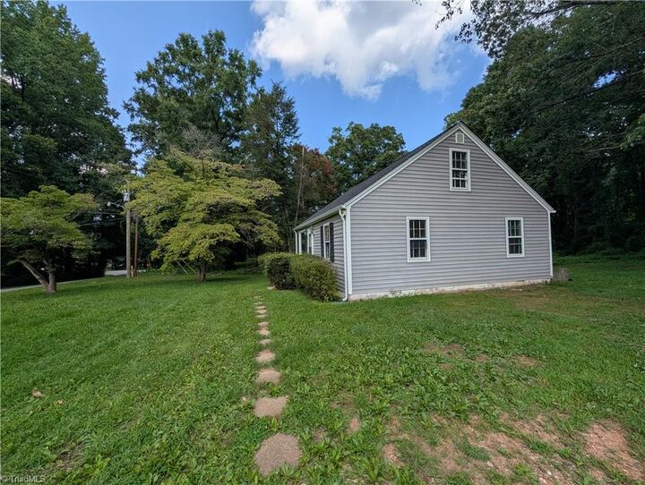 Property Photo:  1514 Glenside Drive  NC 27405 