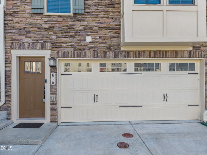 Property Photo: 816 Channing Park Circle NC 27519