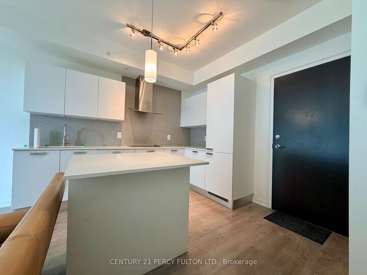 Property Photo: 9 Bogert Avenue 705 ON M2N 0H3