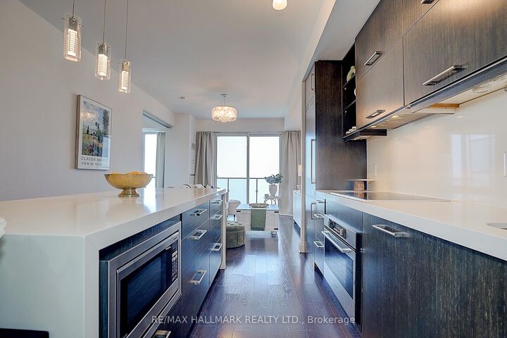 Photo de la propriété:  65 St Mary Street 2906  ON M5S 0A6 