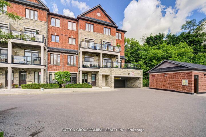 Property Photo: 196 Pine Grove Road 3 ON L4L 0H8