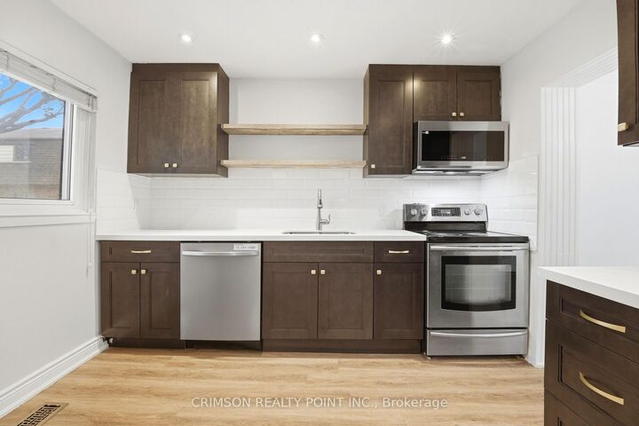 Property Photo:  1350 Garth Street 77  ON L9C 5V3 