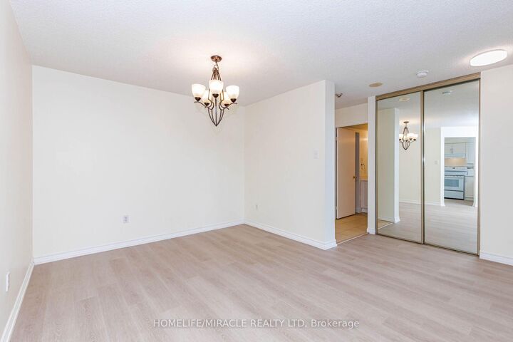 Property Photo: 12 Laurelcrest Street 804 ON L6S 5Y4