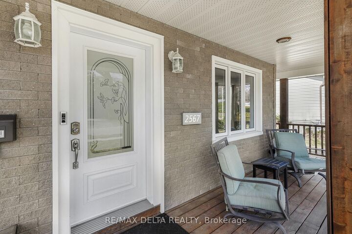 Property Photo: 2567 Cleroux Crescent ON K1W 1B6