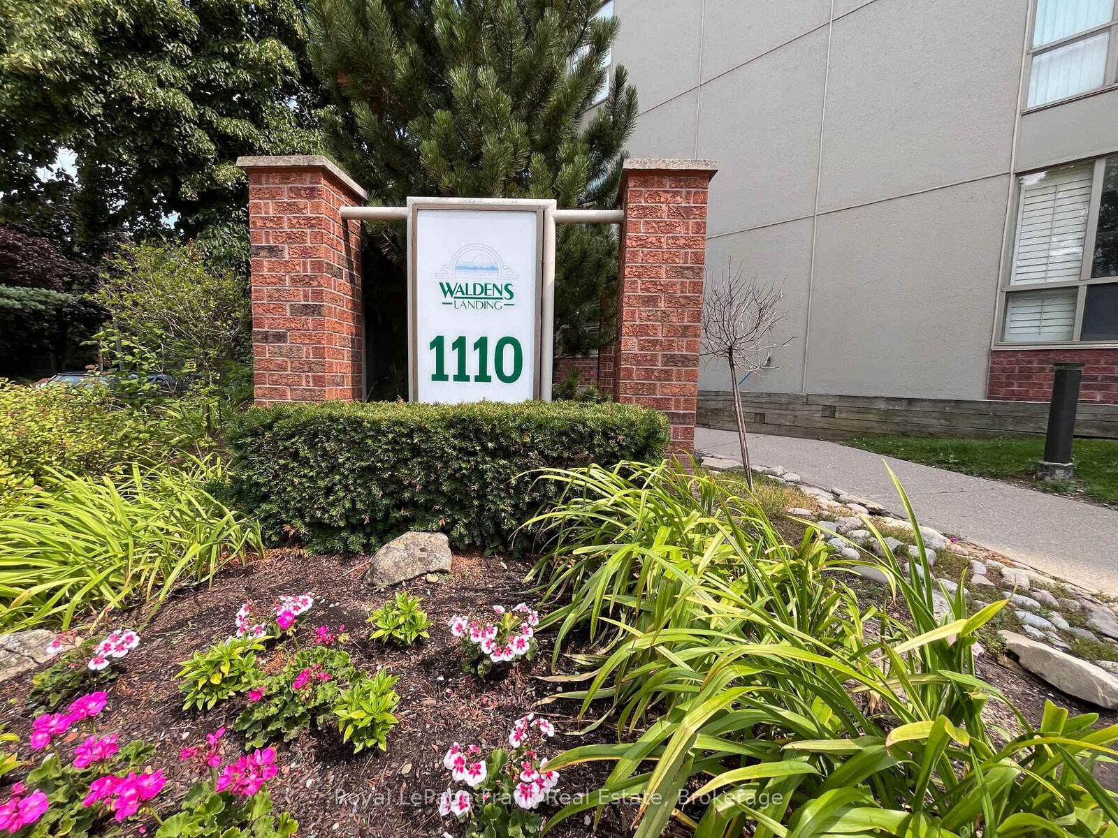 Property Photo: 1110 Walden Circle 102 ON L5J 4R3
